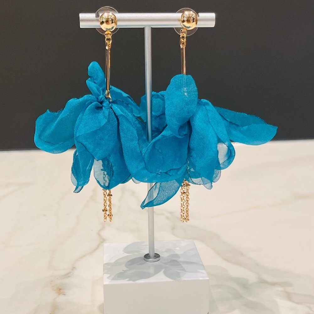 Elegant Blue Floral Earrings
